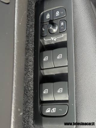 VOLVO XC40 usata, con Luci diurne LED