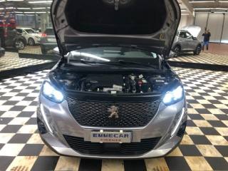 PEUGEOT 2008 usata, con Specchietti laterali elettrici