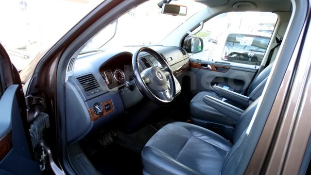VOLKSWAGEN Multivan usata, con Antifurto