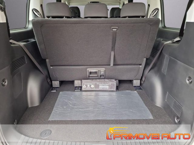 HYUNDAI Staria usata, con ESP