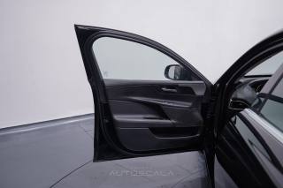 JAGUAR XE usata, con Controllo automatico clima