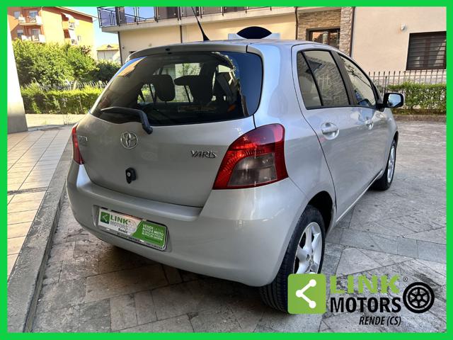 TOYOTA Yaris usata, con Autoradio