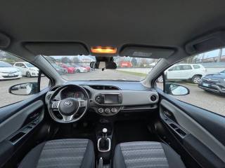 TOYOTA Yaris usata, con Fari Xenon