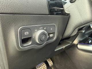 MERCEDES-BENZ GLA 180 usata, con Controllo automatico clima