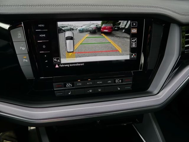 VOLKSWAGEN Touareg usata, con Controllo trazione