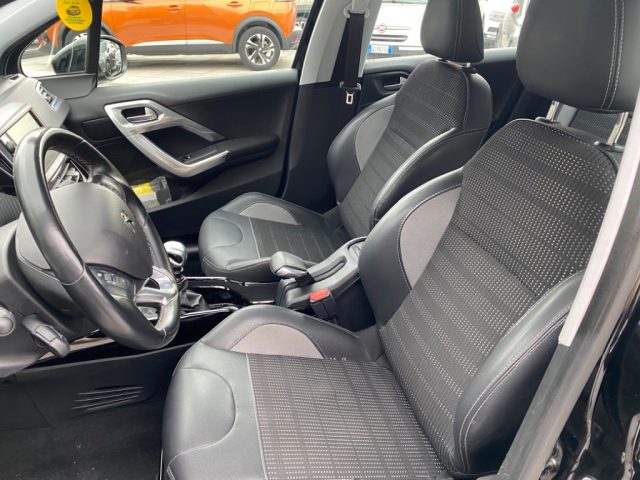 PEUGEOT 2008 usata, con Controllo automatico clima