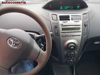 TOYOTA Yaris usata, con Alzacristalli elettrici