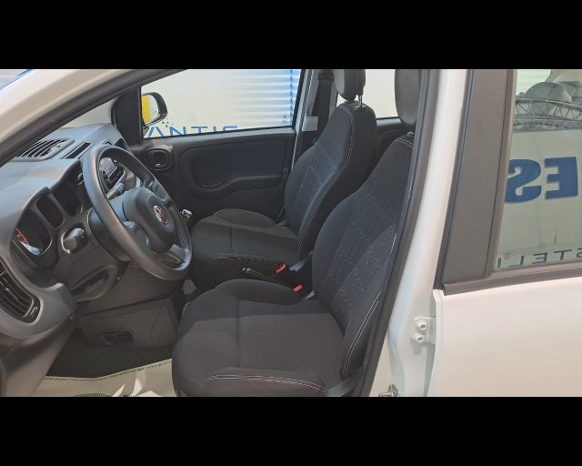 FIAT New Panda usata 21