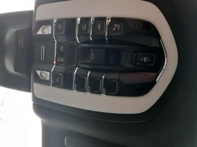 PORSCHE Macan usata, con Interni in pelle