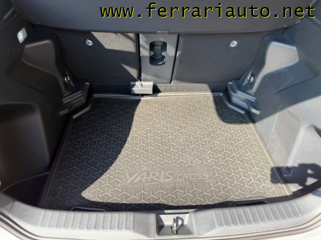 TOYOTA Yaris Cross usata, con Luci diurne LED