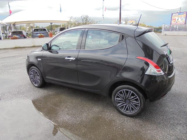 LANCIA Ypsilon usata, con Autoradio digitale