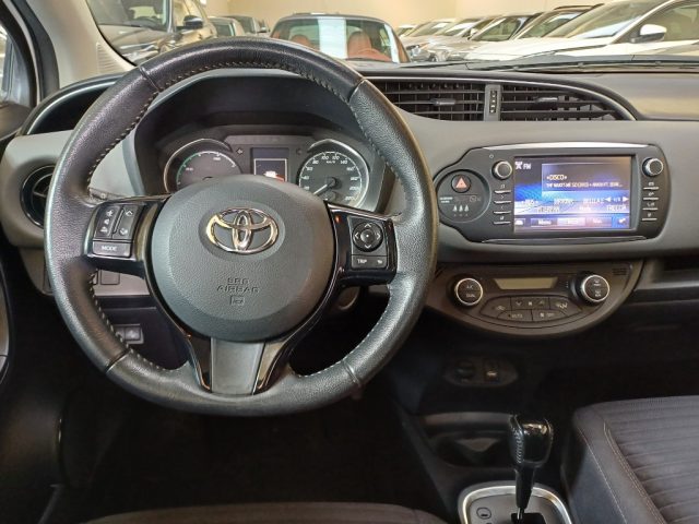 TOYOTA Yaris usata, con Touch screen