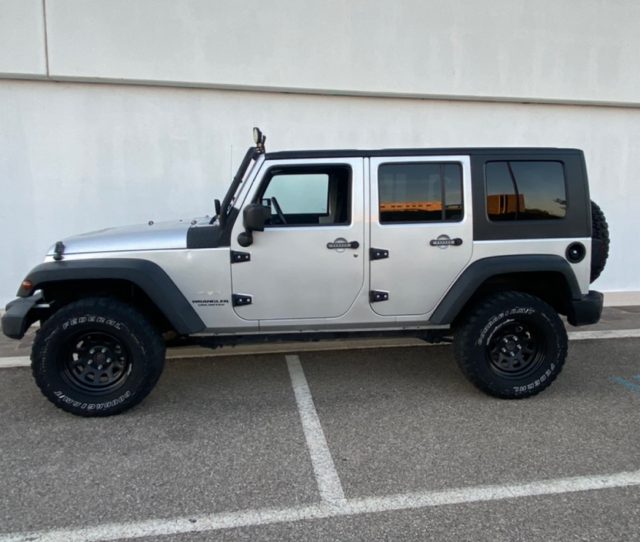 JEEP Wrangler usata, con Autoradio