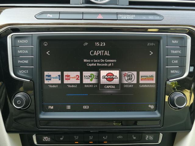 VOLKSWAGEN Passat Variant usata, con Park Distance Control