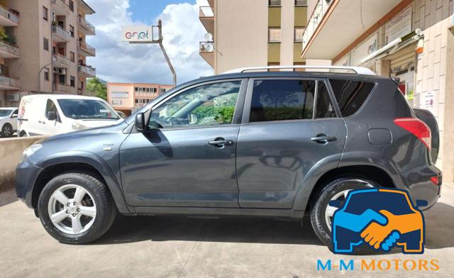 TOYOTA RAV 4 usata, con Airbag
