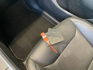 TESLA Model Y usata, con USB