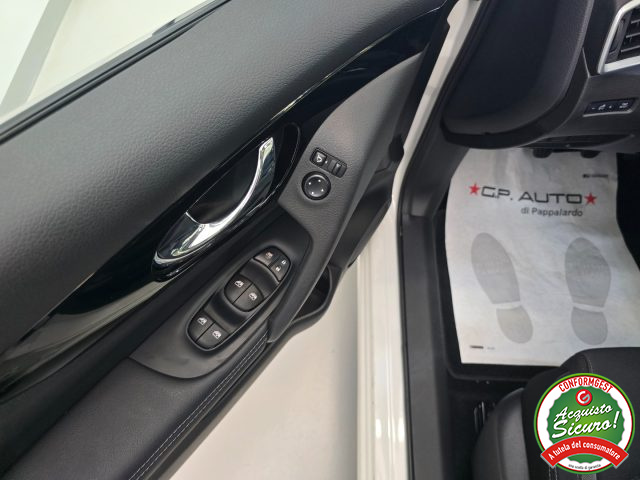 NISSAN Qashqai usata, con Touch screen