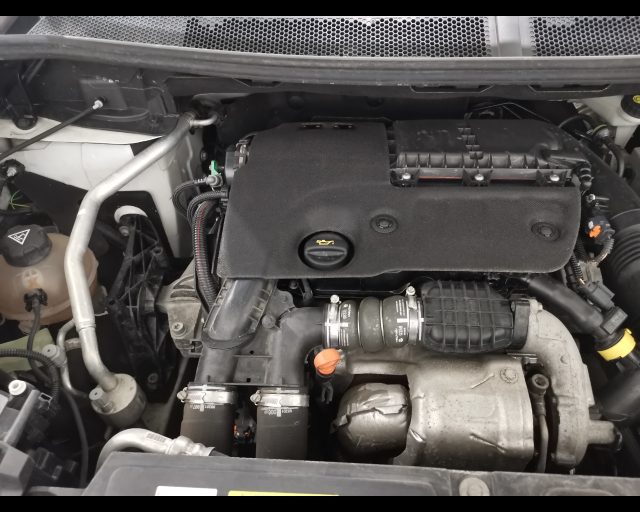 PEUGEOT 5008 usata, con Airbag testa