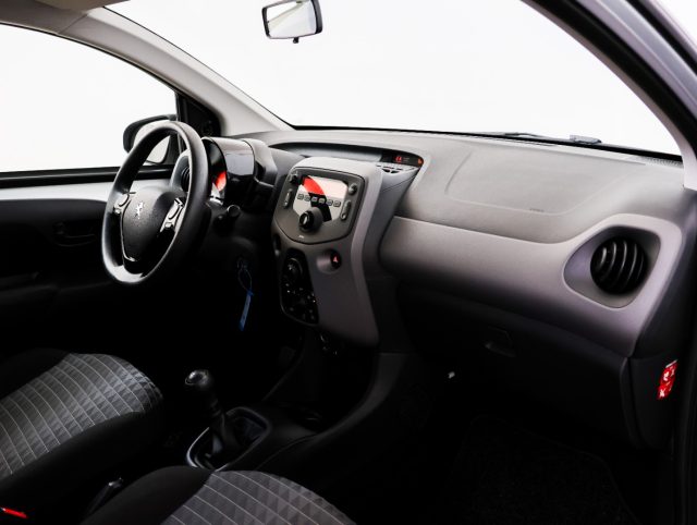 PEUGEOT 108 usata, con USB