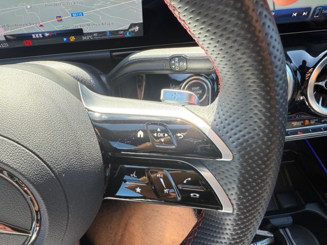 MERCEDES-BENZ GLA 200 usata, con Fari LED