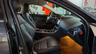 JAGUAR XE usata, con Climatizzatore