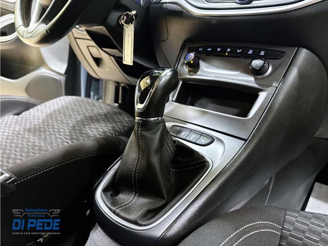 OPEL Astra usata, con Bluetooth