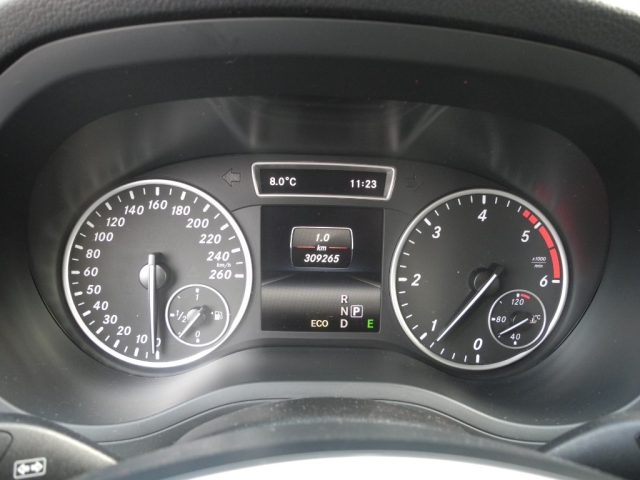 MERCEDES-BENZ B 180 usata, con Autoradio