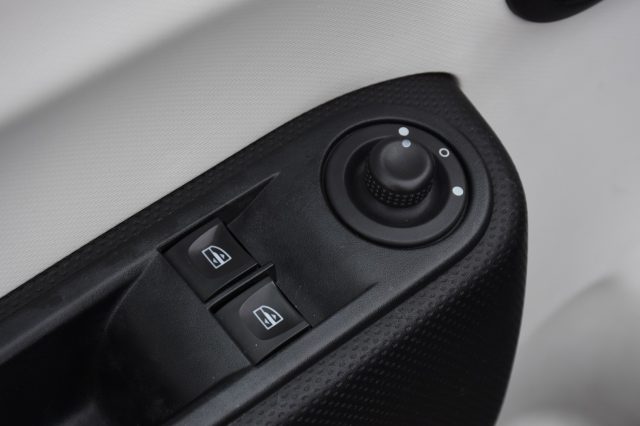 RENAULT Twingo usata, con Park Distance Control