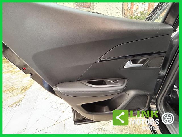 PEUGEOT 2008 usata, con Volante multifunzione