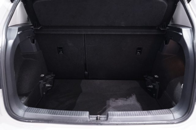 VOLKSWAGEN T-Cross usata 28