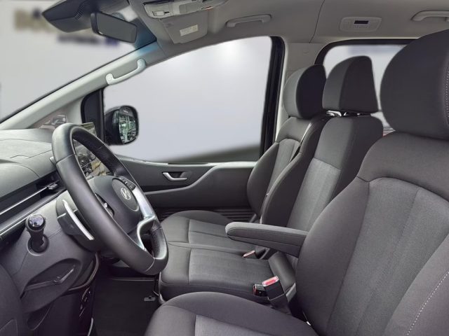 HYUNDAI Staria usata, con Autoradio