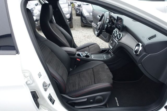 MERCEDES-BENZ GLA 220 usata, con Chiusura centralizzata