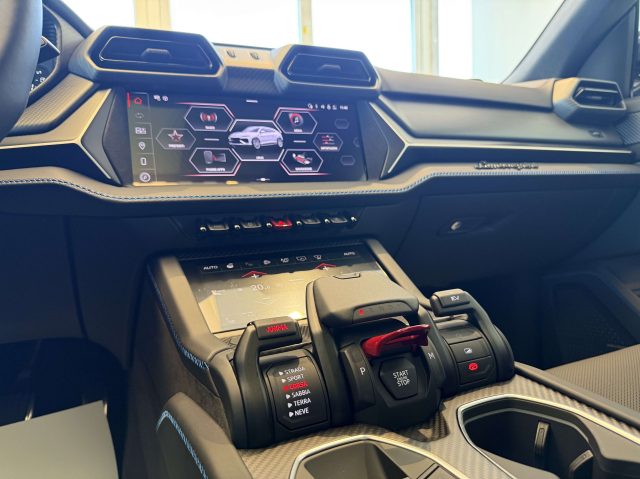 LAMBORGHINI Urus usata, con ESP