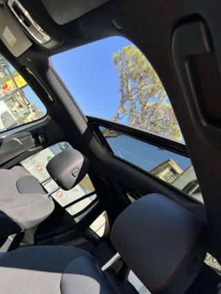 MERCEDES-BENZ GLA 200 usata, con Controllo automatico clima