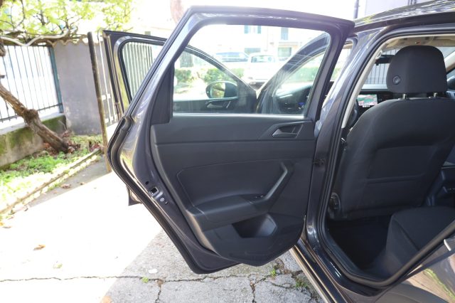 VOLKSWAGEN Taigo usata, con Luce d