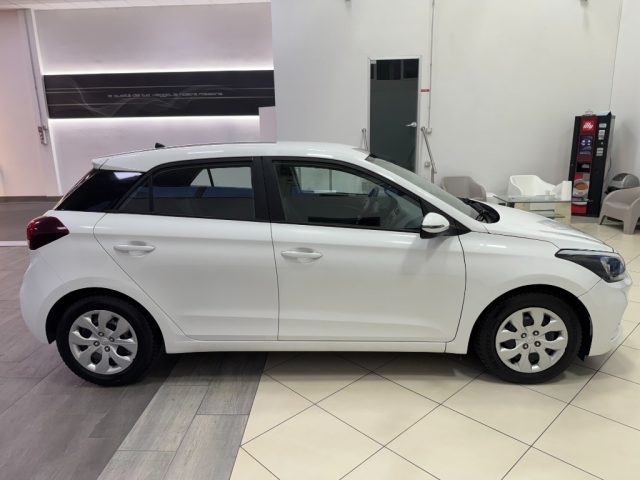 HYUNDAI i20 usata, con Alzacristalli elettrici