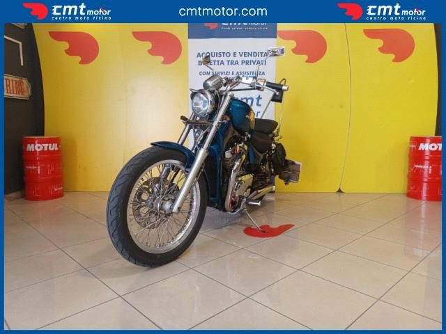 SUZUKI VS 600 usata 1