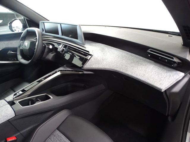 PEUGEOT 3008 usata, con Sedile posteriore sdoppiato