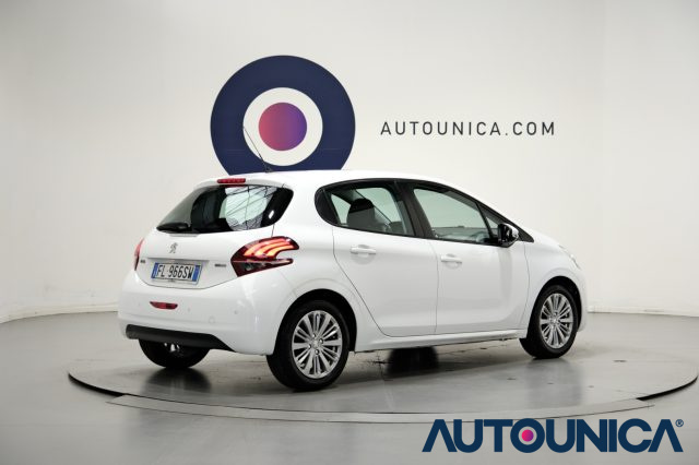 PEUGEOT 208 usata, con USB