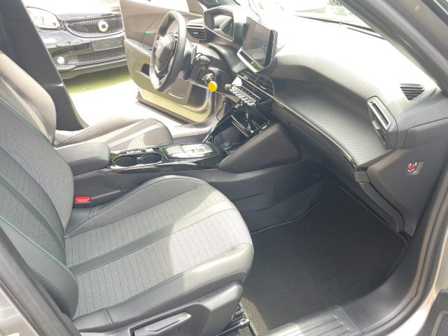 PEUGEOT 2008 usata, con Climatizzatore