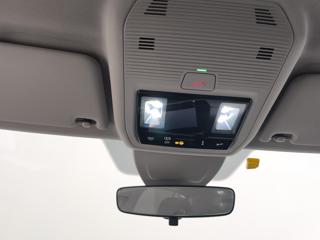 VOLKSWAGEN Golf usata, con USB