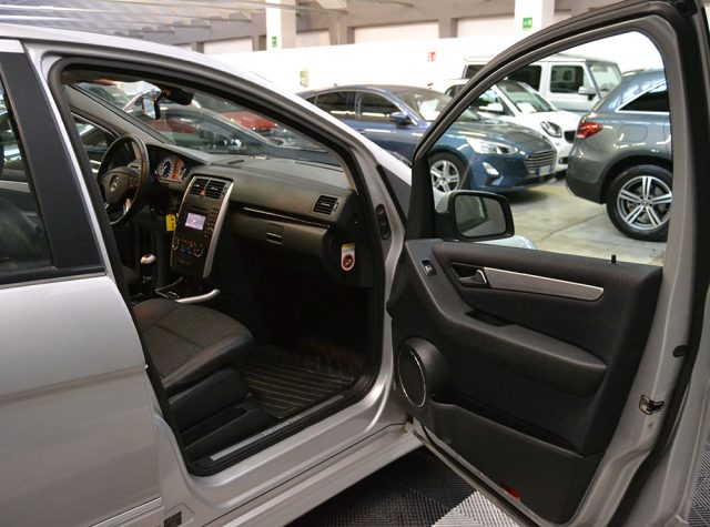 MERCEDES-BENZ B 180 usata, con Airbag Passeggero