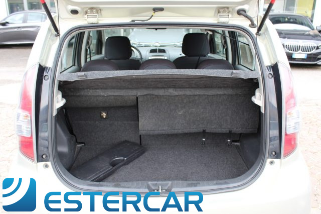 DAIHATSU Sirion usata, con Luci diurne