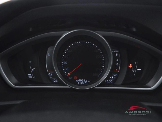 VOLVO V40 Cross Country usata 12