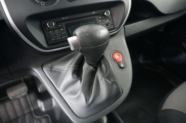 RENAULT Kangoo Z.E. usata, con USB