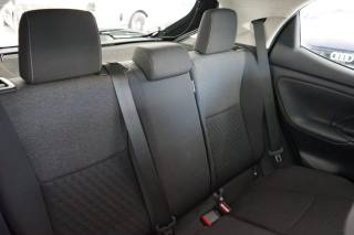 TOYOTA Yaris usata 26