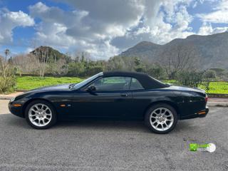 JAGUAR XKR usata, con Autoradio
