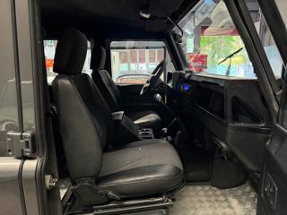 LAND ROVER Defender usata 25