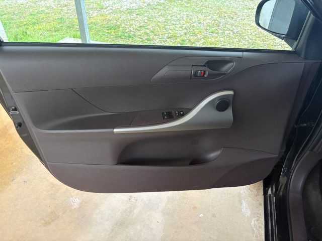 TOYOTA iQ usata, con Luci diurne