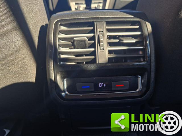 VOLKSWAGEN Passat Variant usata, con MP3